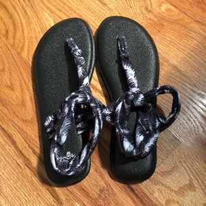 Sanuk sling sandals